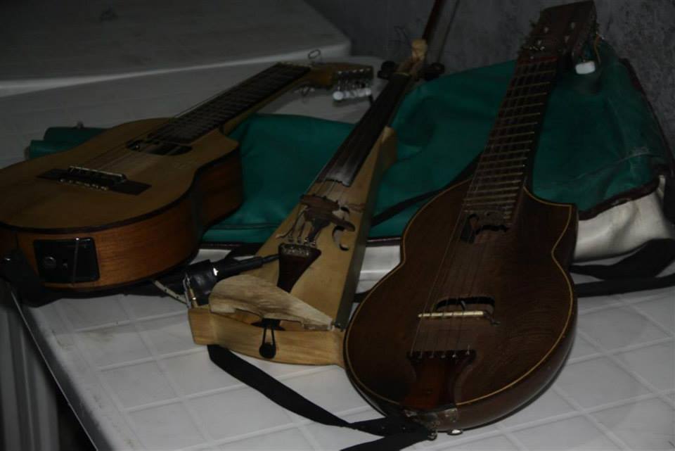 Instrumentos musicales creados por el Luthier Bacilio Cansinos